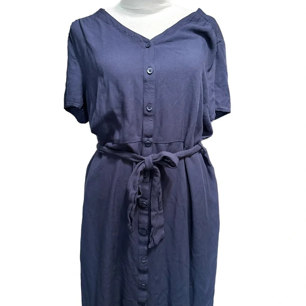 Amazon Essentials women's size large modest blue button down dress with belt - Picture 2 of 6